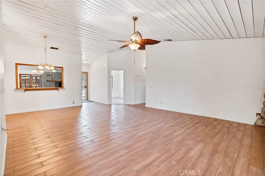 25187 Lincoln Avenue, Hemet, California 92544 home-pic-8